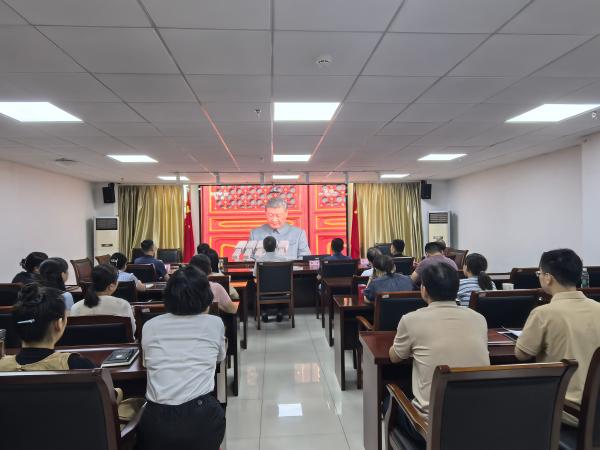 市医保局组织观看纪念中国人民抗日战争暨世界反法西斯战争胜利80周年大会实况转播